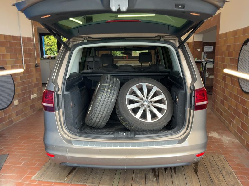 Volkswagen Sharan 2.0 TDI Highline BlueMotion Tech 2016 – снимка 16