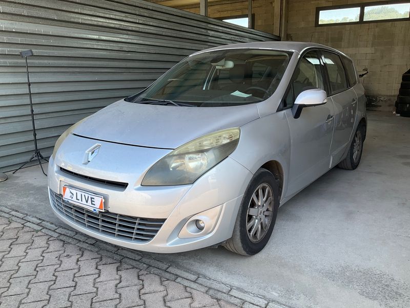 Renault Grand Scenic 1.9 dCi Luxe 2010 – снимка 1