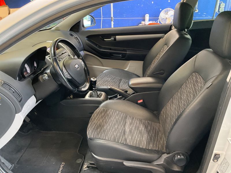 Kia pro_cee'd 1.6 Spirit 2009 – снимка 3