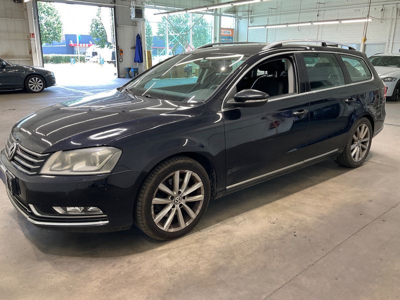 Volkswagen Passat 2.0 TDI Highline BlueMotion Tech 2012 – снимка 1
