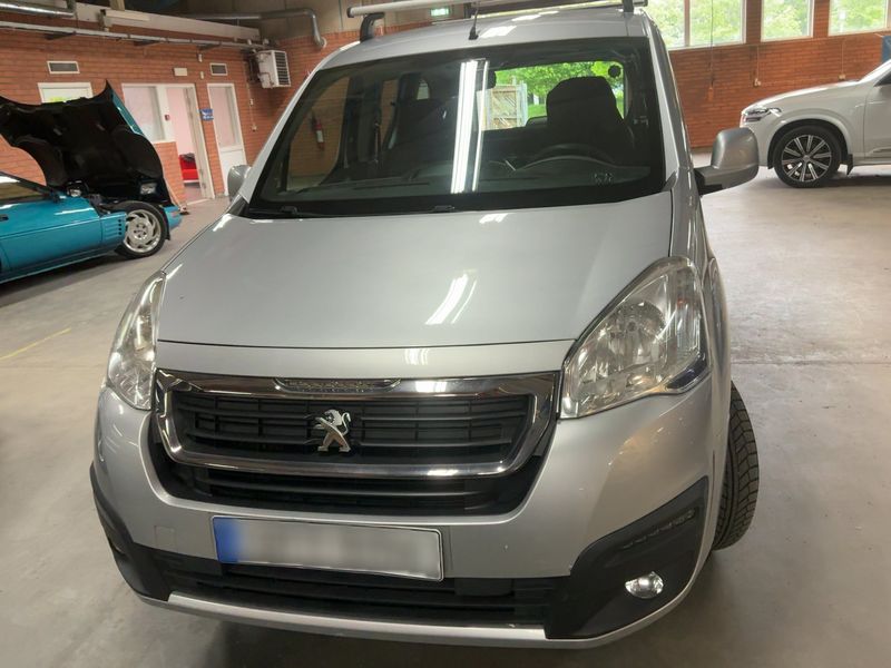 Peugeot Partner 1.6 Blue-HDi Active 2015 – снимка 14