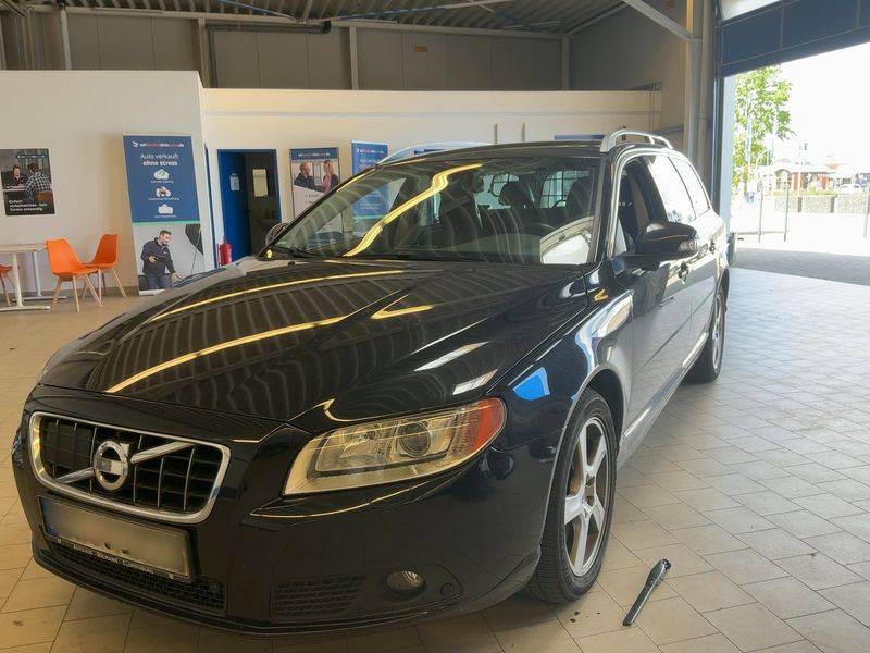 Volvo V70 2.4 D5 Summum 2010 – снимка 1