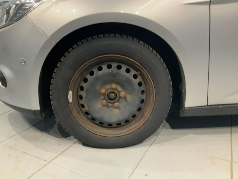 Ford Focus 1.6 TDCi Champions Edition 2013 – снимка 3