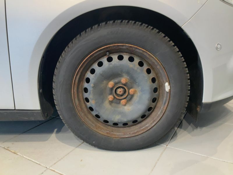 Ford Focus 1.6 TDCi Champions Edition 2013 – снимка 11