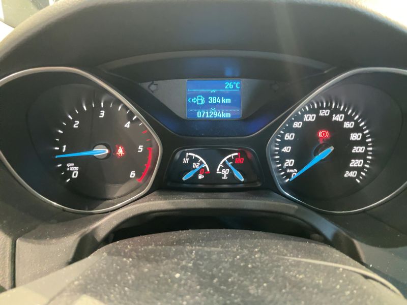 Ford Focus 1.6 TDCi Champions Edition 2013 – снимка 19