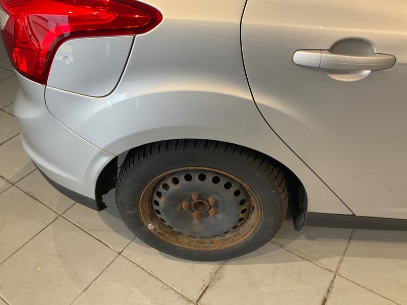 Ford Focus 1.6 TDCi Champions Edition 2013 – снимка 22