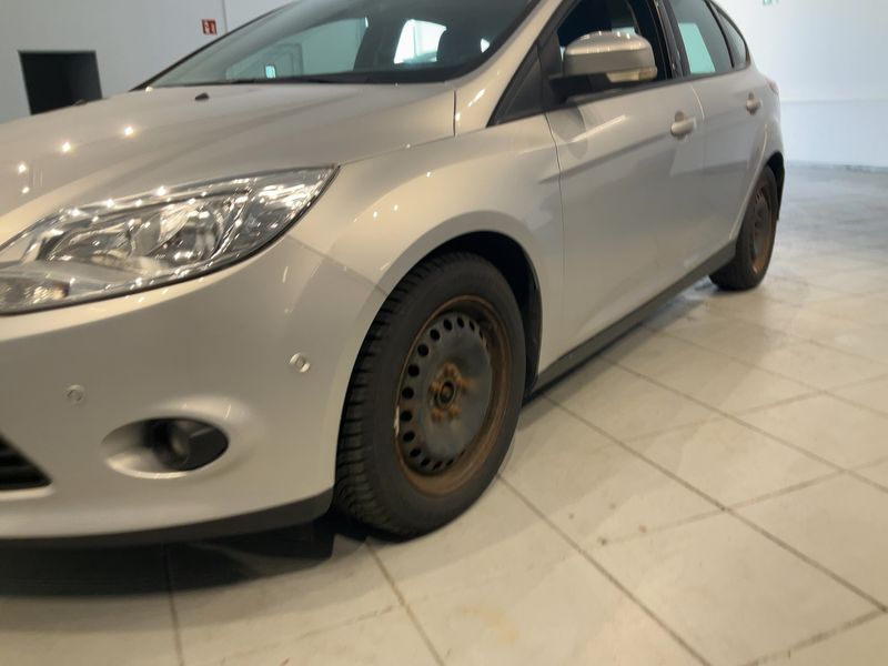 Ford Focus 1.6 TDCi Champions Edition 2013 – снимка 2
