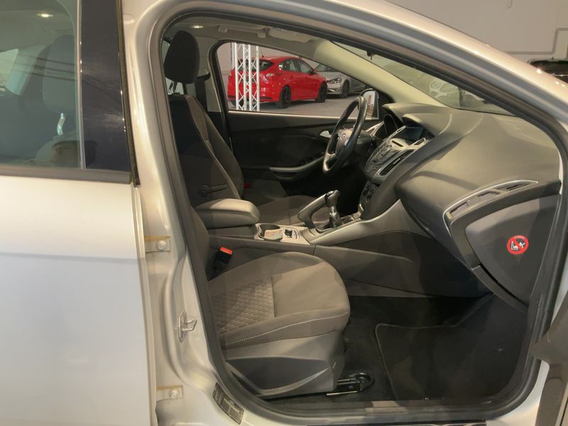 Ford Focus 1.6 TDCi Champions Edition 2013 – снимка 17