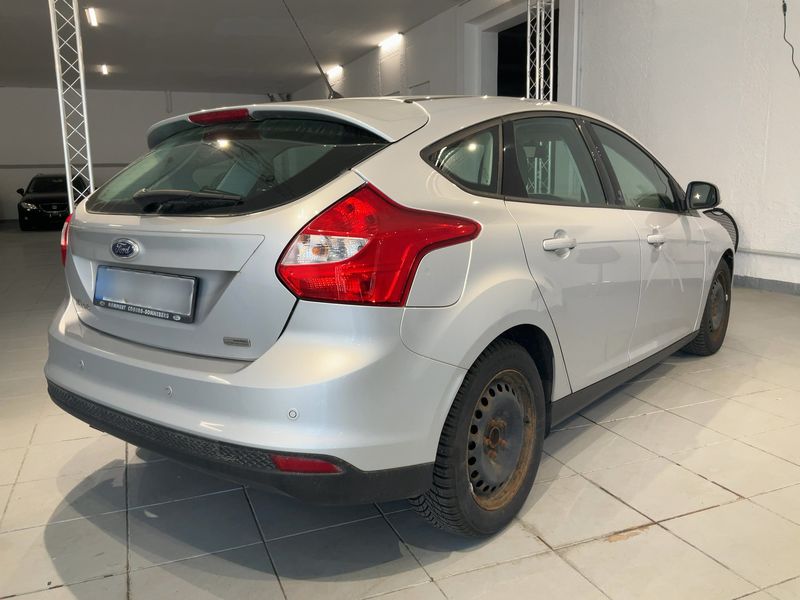 Ford Focus 1.6 TDCi Champions Edition 2013 – снимка 8