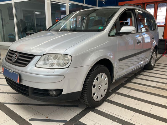 Volkswagen Touran 1.6 FSI 2004 – снимка 1