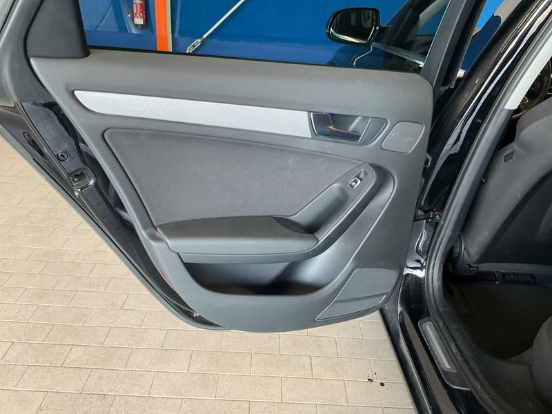 Audi A4 2.0 TDI Ambition 2015 – снимка 31