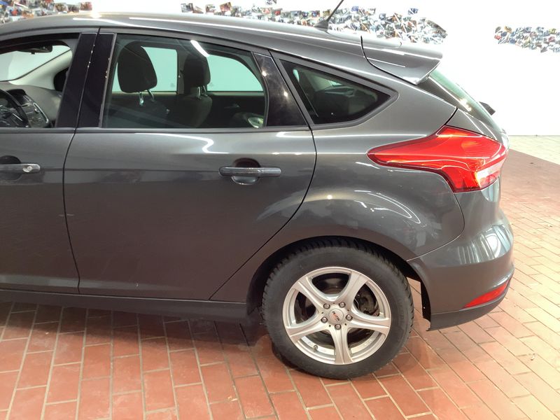 Ford Focus 1.0 EcoBoost Business 2017 – снимка 6