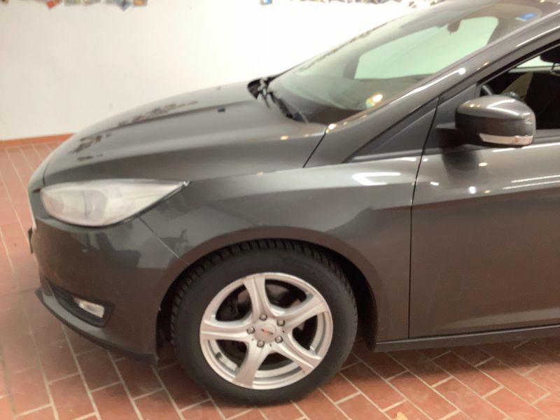 Ford Focus 1.0 EcoBoost Business 2017 – снимка 2