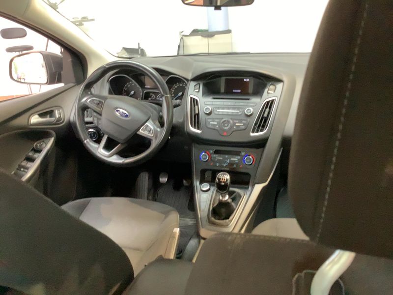Ford Focus 1.0 EcoBoost Business 2017 – снимка 18
