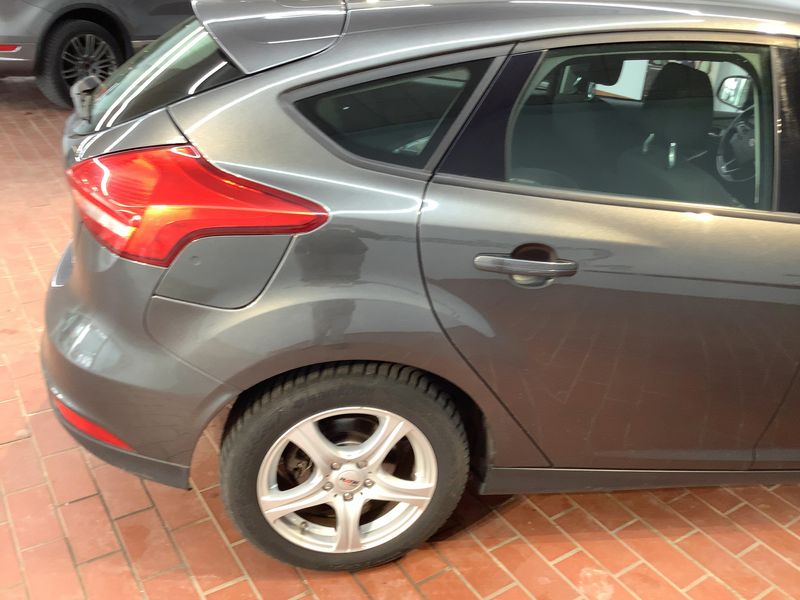 Ford Focus 1.0 EcoBoost Business 2017 – снимка 8