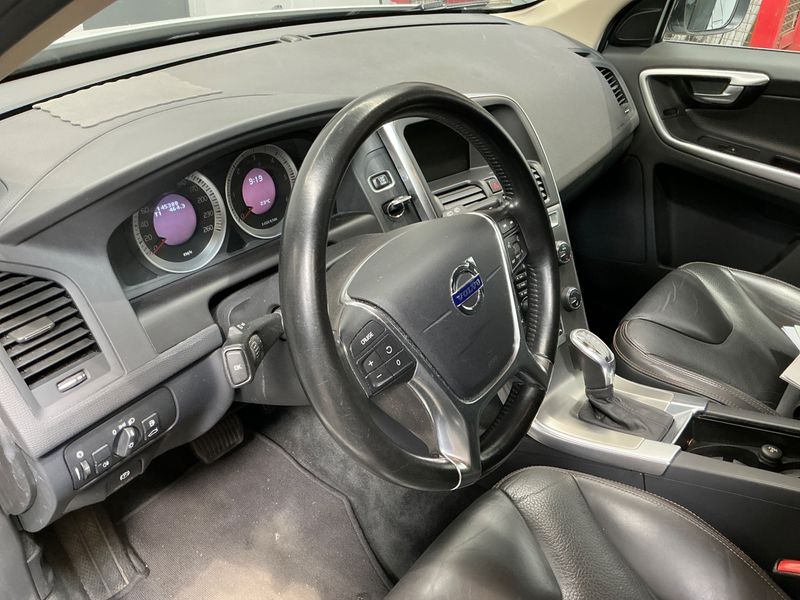 Volvo XC60 2.4 D4 Edition PRO AWD 2013 – снимка 40