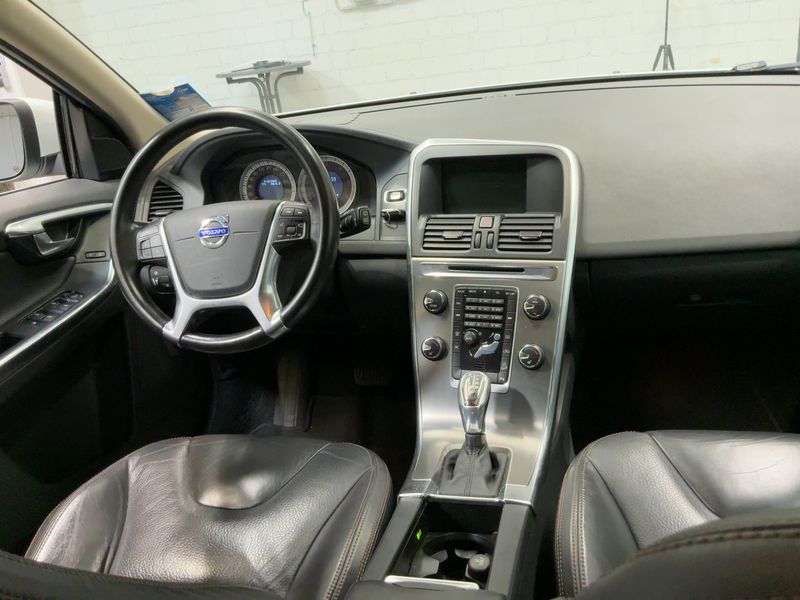 Volvo XC60 2.4 D4 Edition PRO AWD 2013 – снимка 18