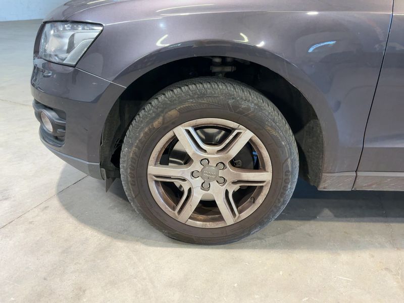 Audi Q5 3.0 V6 TDI quattro Ambiente 2011 – снимка 3