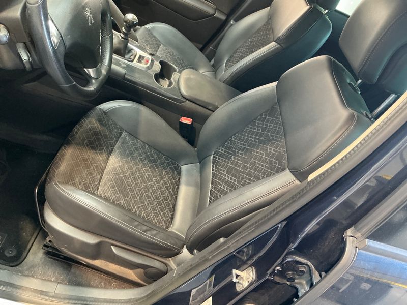 Peugeot 3008 1.6 HDi Allure 2015 – снимка 23