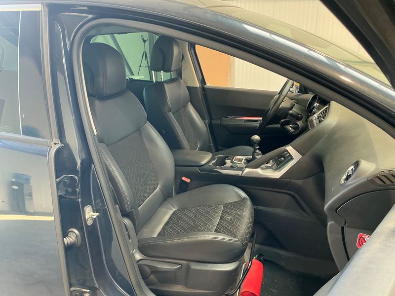 Peugeot 3008 1.6 HDi Allure 2015 – снимка 16