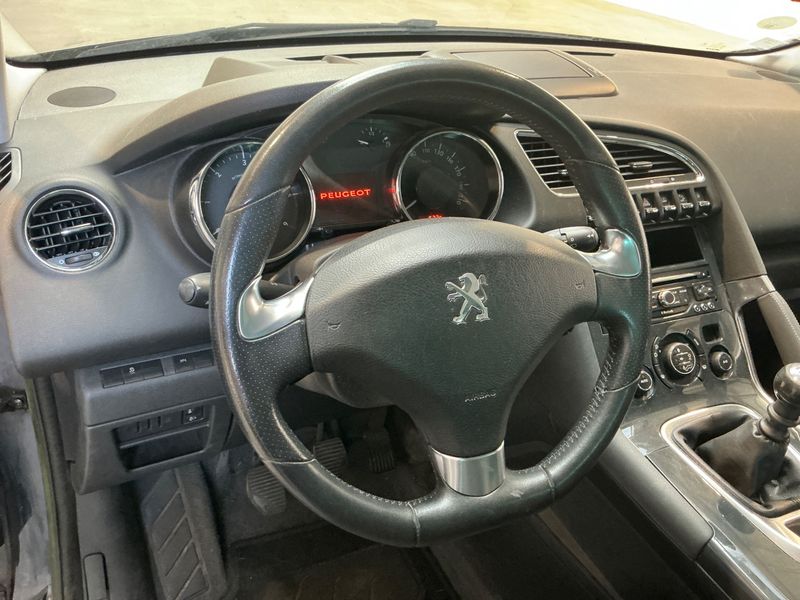 Peugeot 3008 1.6 HDi Allure 2015 – снимка 24