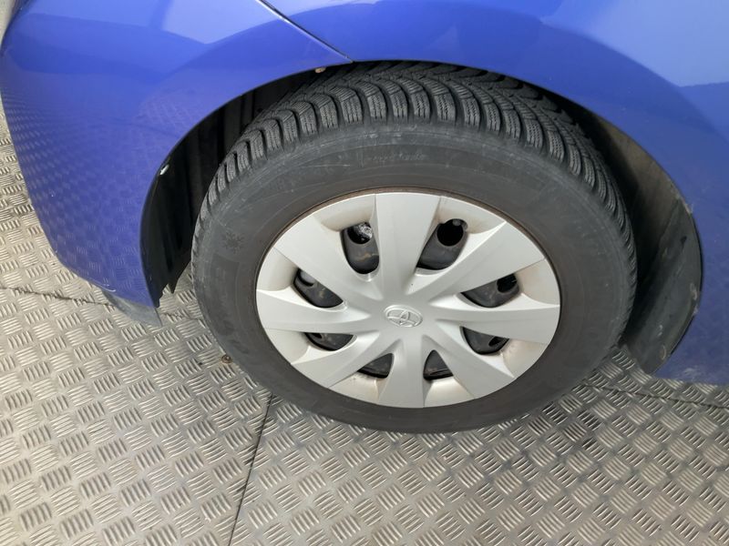 Toyota Verso-S 1.33 Dual VVT-i Active 2011 – снимка 17