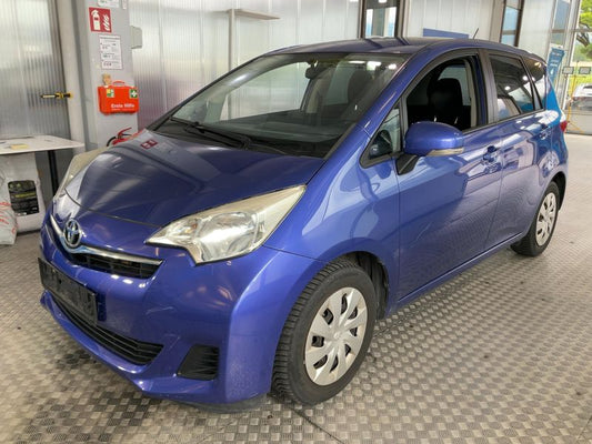 Toyota Verso-S 1.33 Dual VVT-i Active 2011 – снимка 1