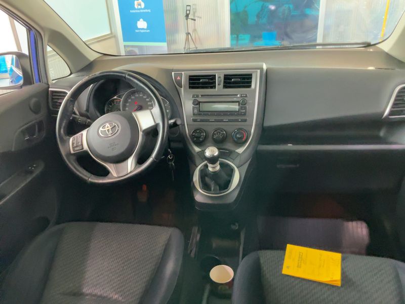 Toyota Verso-S 1.33 Dual VVT-i Active 2011 – снимка 12