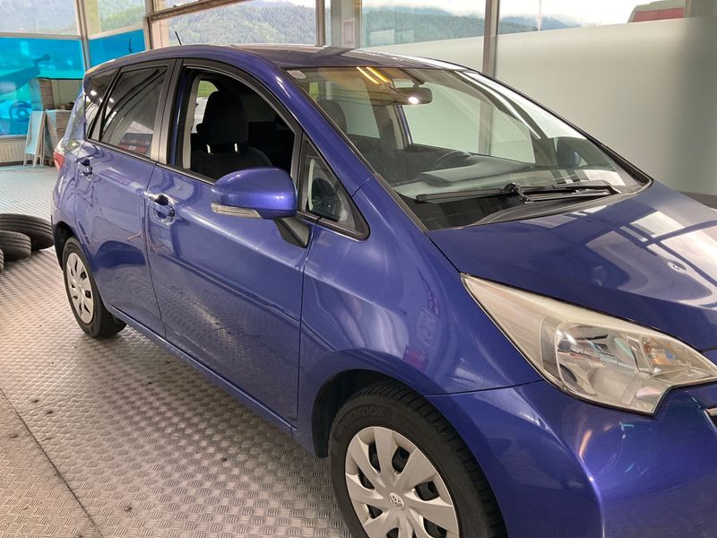 Toyota Verso-S 1.33 Dual VVT-i Active 2011 – снимка на щета