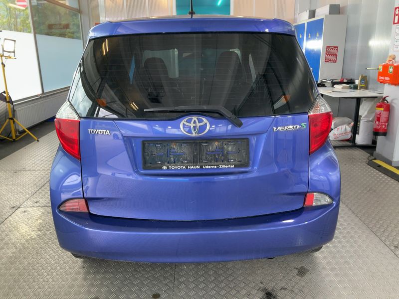 Toyota Verso-S 1.33 Dual VVT-i Active 2011 – снимка на щета
