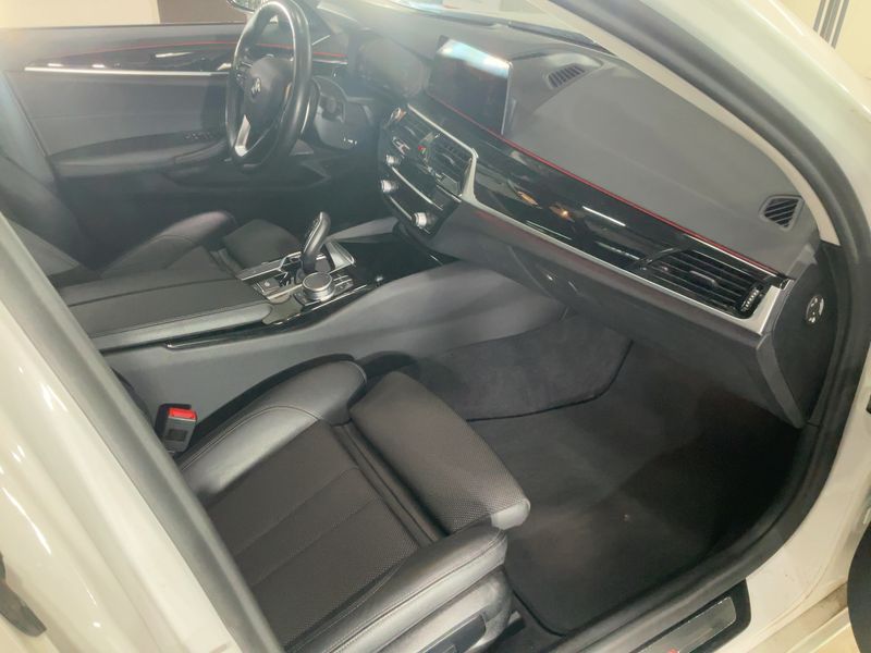 BMW 5er 530i xDrive Sport Line 2019 – снимка 17