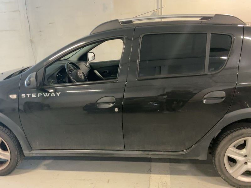 Dacia Sandero 1.5 dCi Stepway Prestige 2013 – снимка 4