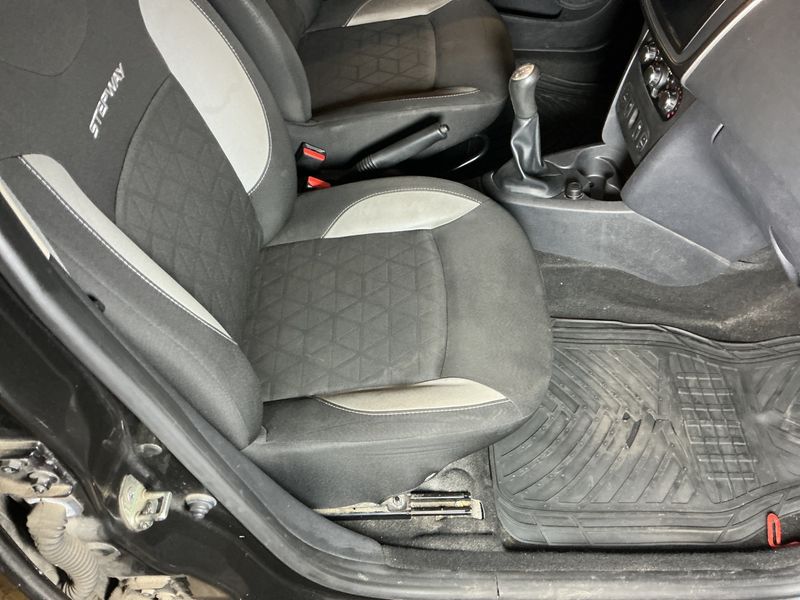 Dacia Sandero 1.5 dCi Stepway Prestige 2013 – снимка 27