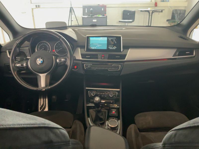 BMW 2er 220d Gran Tourer M Sport 2016 – снимка 17