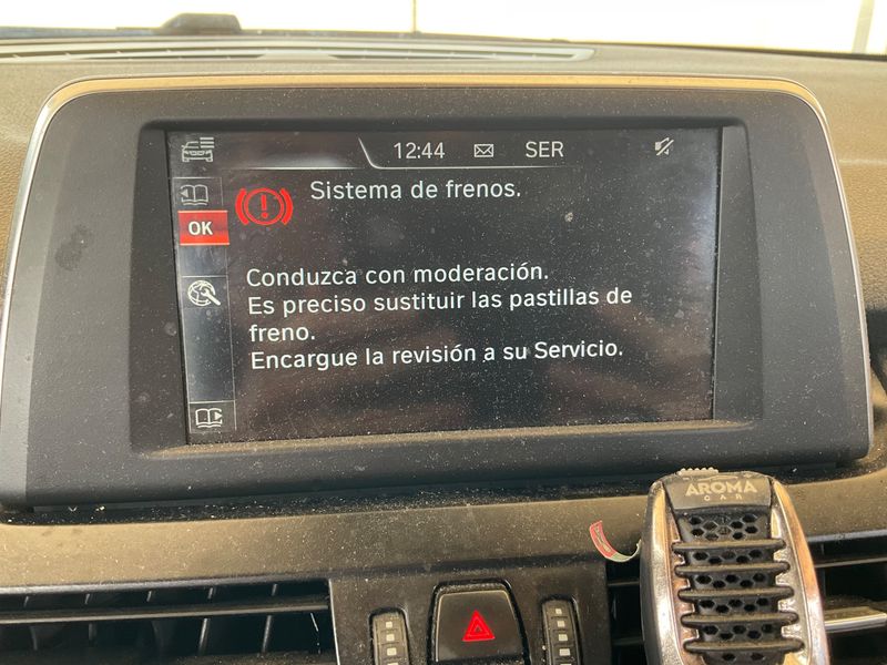 BMW 2er 218d Active Tourer Basis 2016 – снимка 26