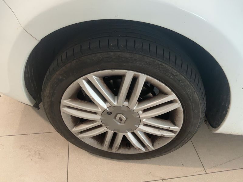 Renault Clio 1.6 20th Anniversario 2011 – снимка 3