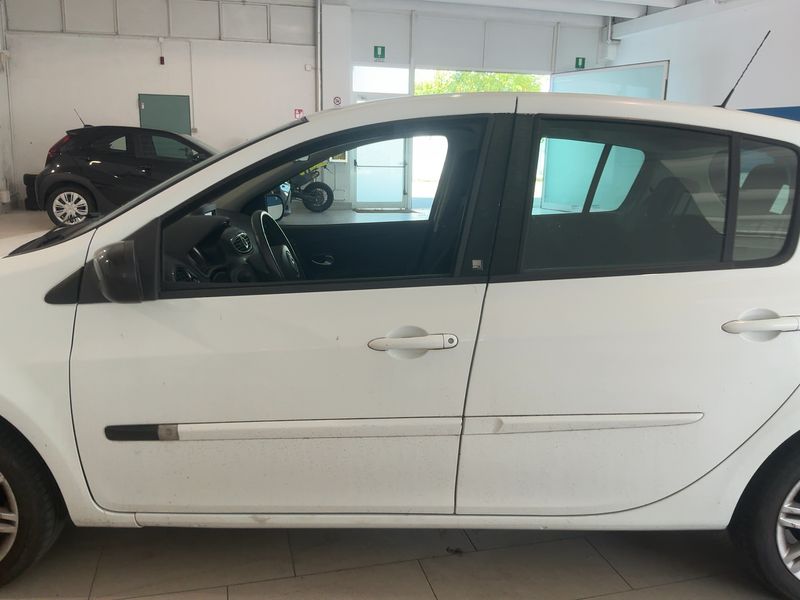 Renault Clio 1.6 20th Anniversario 2011 – снимка 4