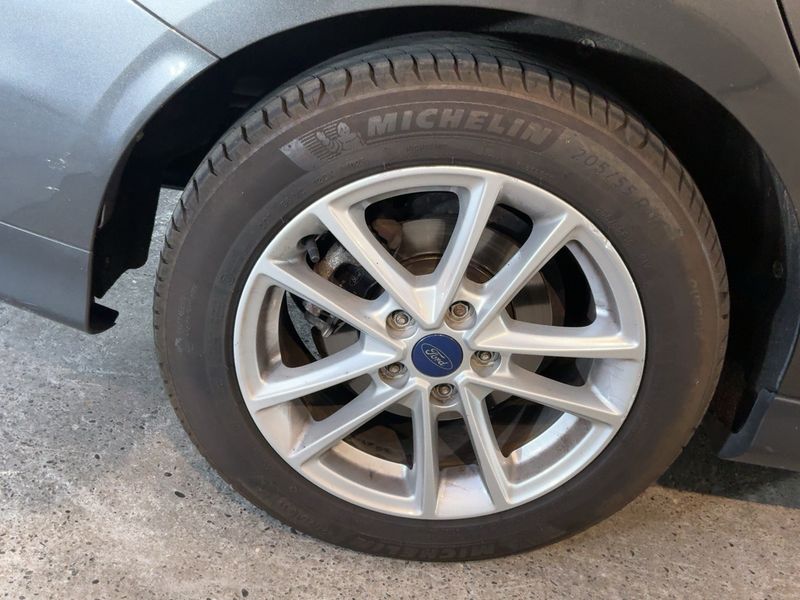Ford Focus 1.0 EcoBoost Business 2018 – снимка 9