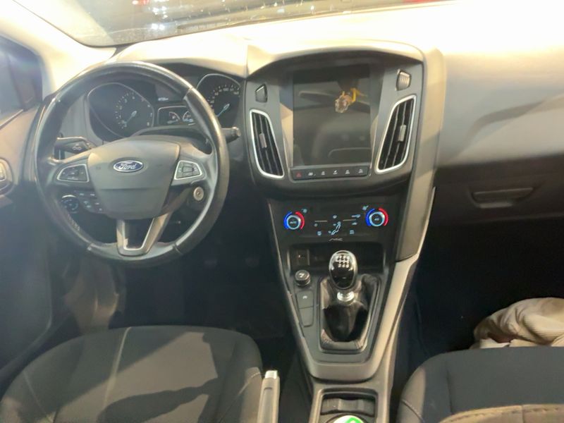 Ford Focus 1.0 EcoBoost Business 2018 – снимка 18