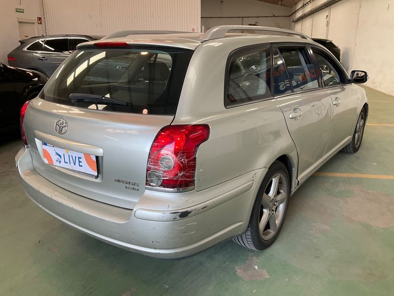Toyota Avensis 2.2 D-4D D-Cat Clean Power Sport 2006 – снимка 2