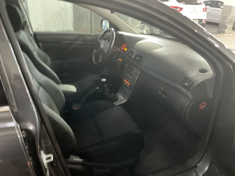 Toyota Avensis 2.2 D-4D Sol 2007 – снимка 3