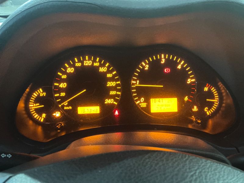 Toyota Avensis 2.2 D-4D Sol 2007 – снимка 4
