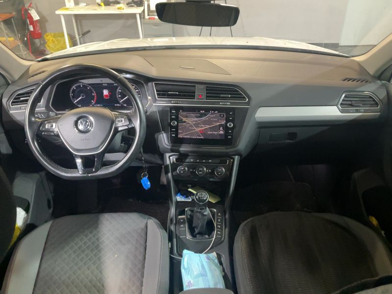 Volkswagen Tiguan 2.0 TDI Business BlueMotion Tech 2018 – снимка 17
