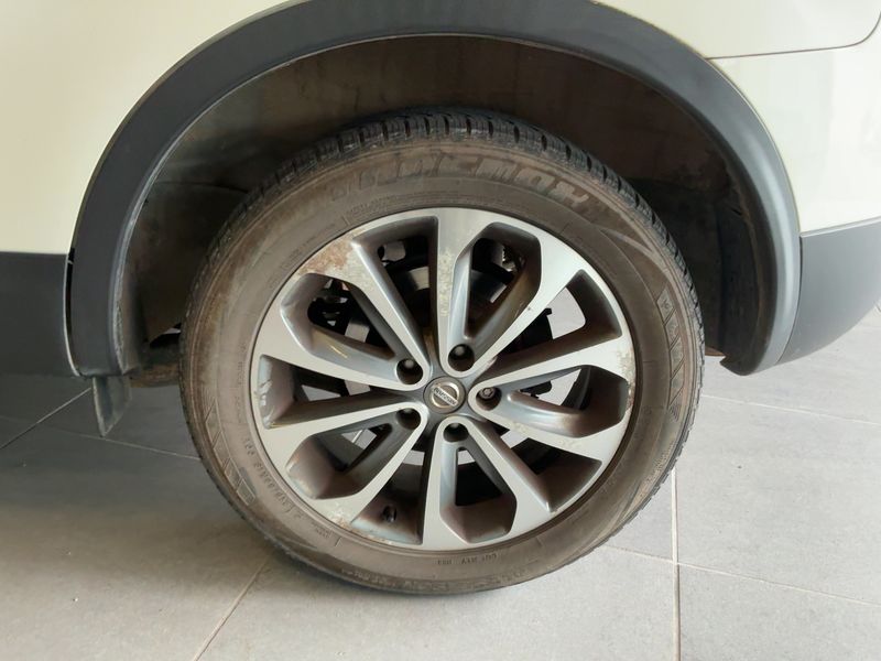 Nissan Qashqai 1.6 dCi Tekna 4x4 2012 – снимка 5
