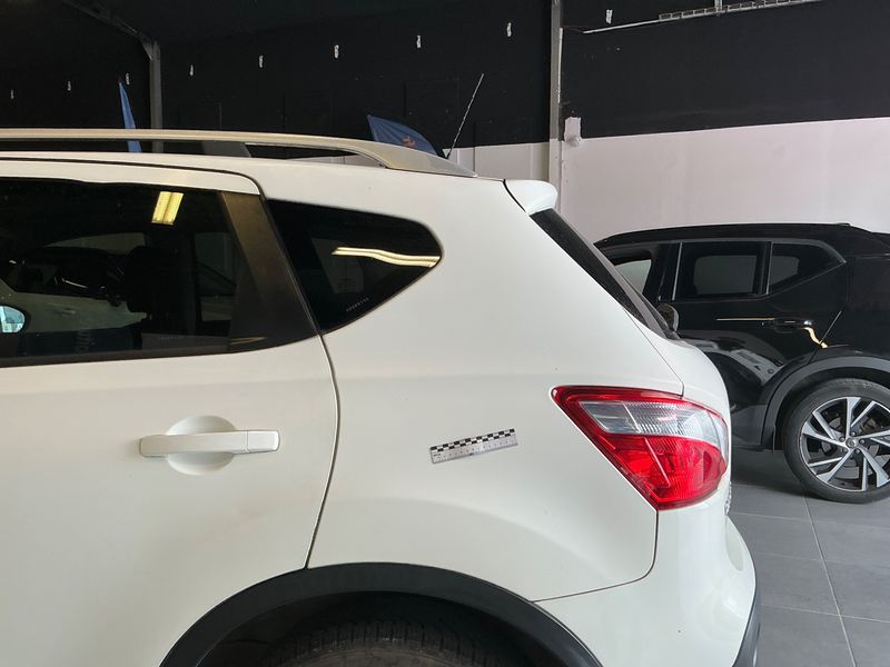 Nissan Qashqai 1.6 dCi Tekna 4x4 2012 – снимка 35