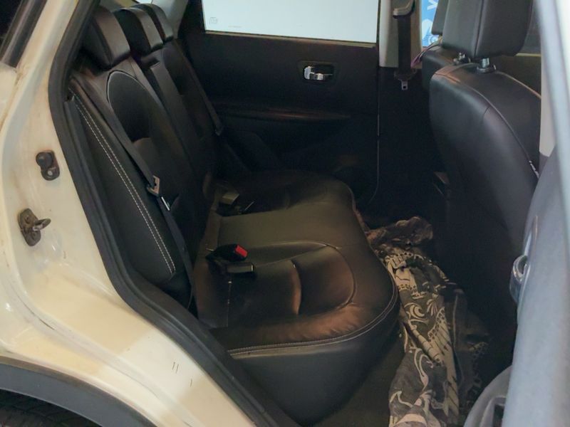 Nissan Qashqai 1.6 dCi Tekna 4x4 2012 – снимка 19