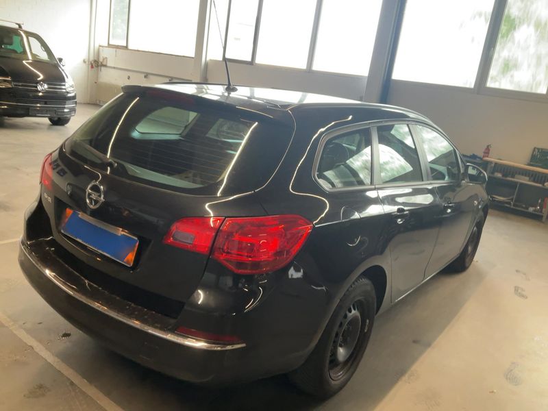 Opel Astra 1.6 Selection 2015 – снимка 8