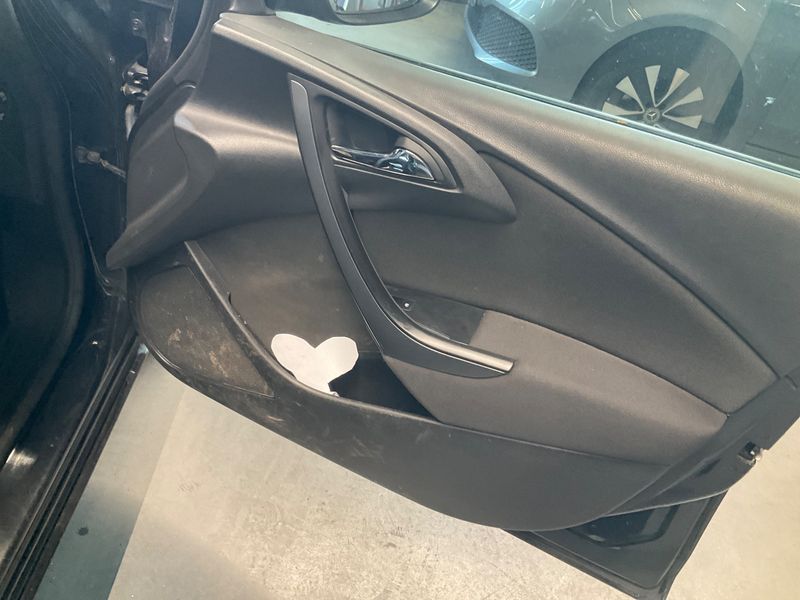 Opel Astra 1.6 Selection 2015 – снимка 33