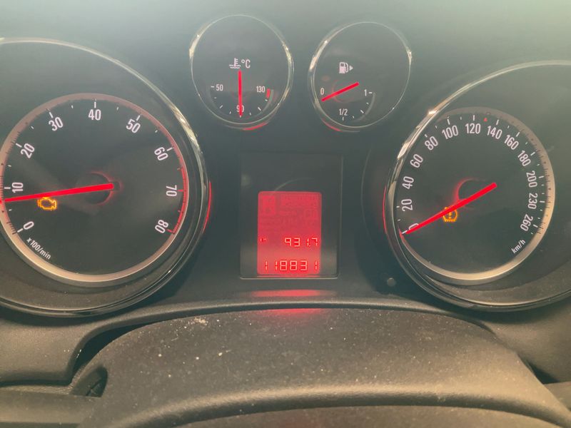 Opel Astra 1.6 Selection 2015 – снимка 18