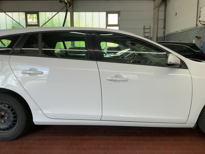 Volvo V60 2.0 D3 Business Edition 2014 – снимка 10